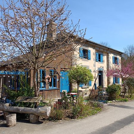 Ille Flottante, Maison Eclusiere Et Hebergements Insolites Sur Le Canal Hédé Exteriér fotografie