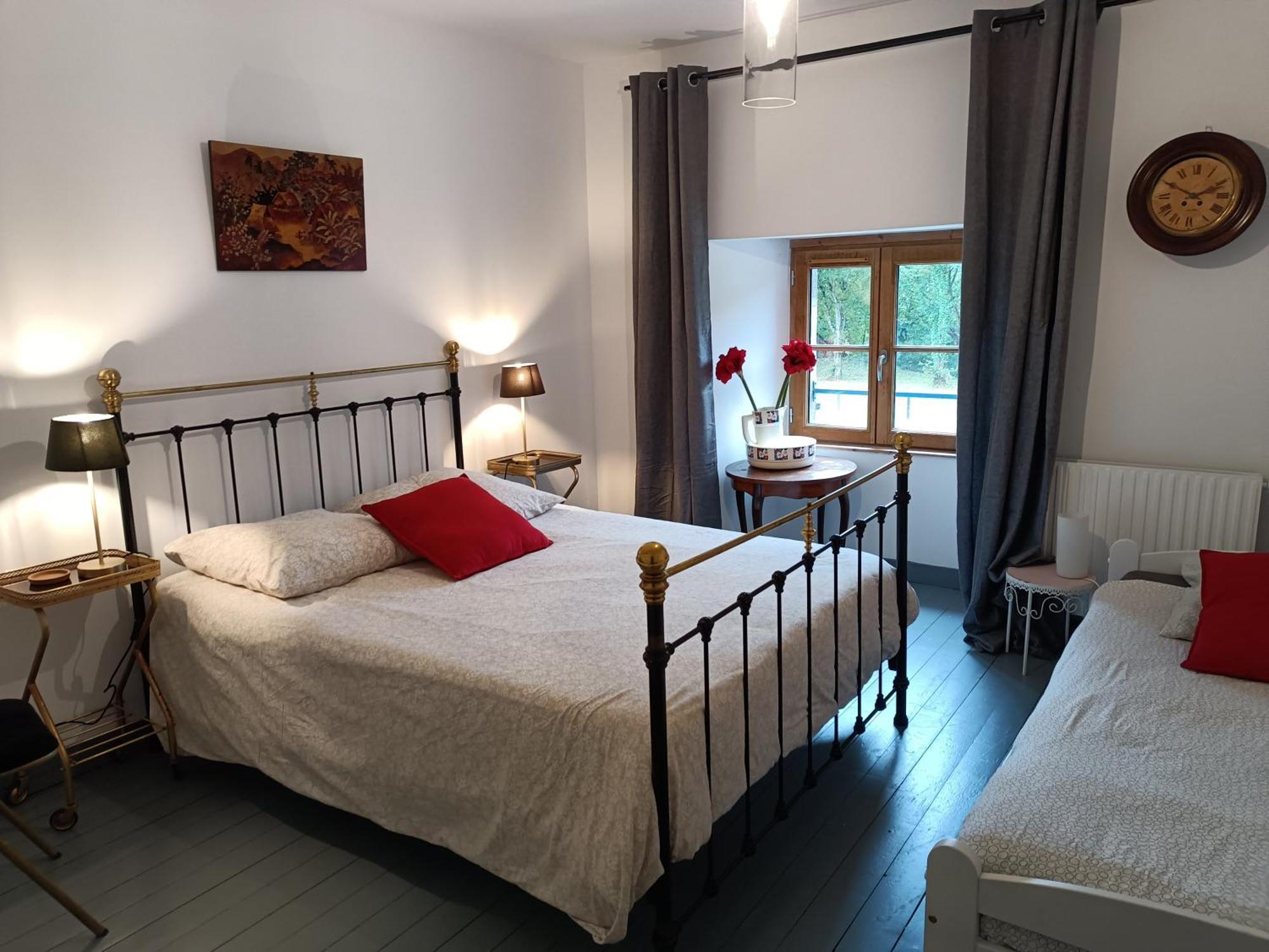 Ille Flottante, Maison Eclusiere Et Hebergements Insolites Sur Le Canal Hédé Exteriér fotografie