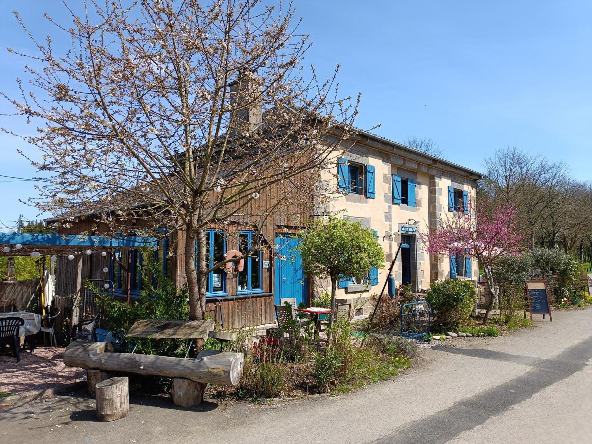 Ille Flottante, Maison Eclusiere Et Hebergements Insolites Sur Le Canal Hédé Exteriér fotografie
