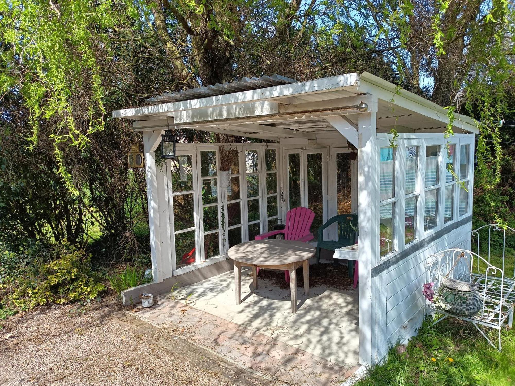Ille Flottante, Maison Eclusiere Et Hebergements Insolites Sur Le Canal Hédé Exteriér fotografie