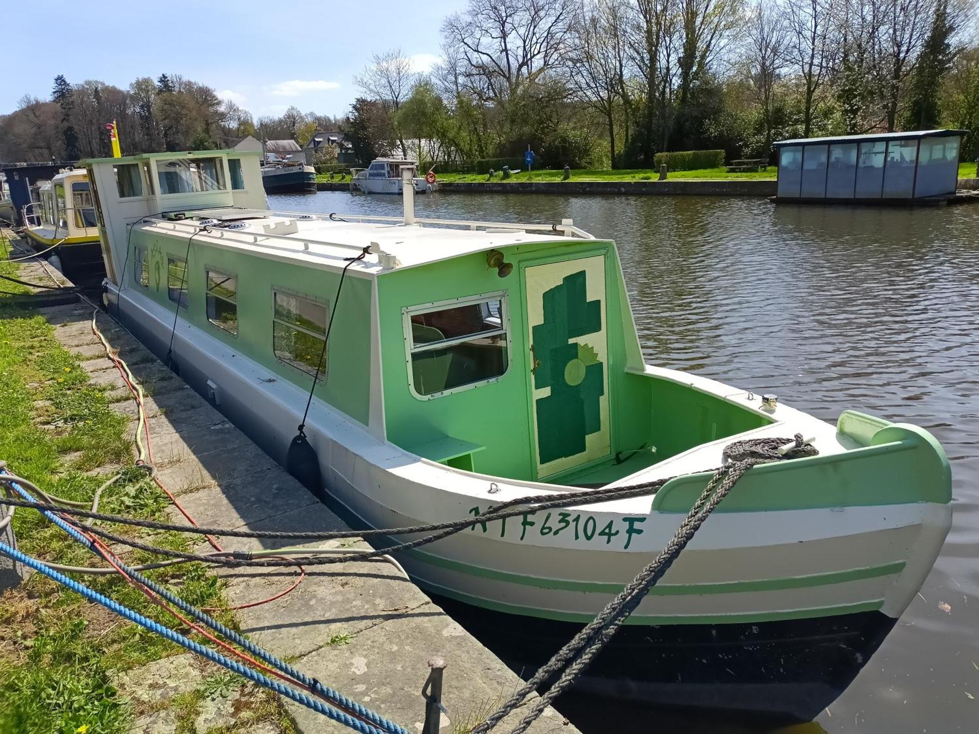 Ille Flottante, Maison Eclusiere Et Hebergements Insolites Sur Le Canal Hédé Exteriér fotografie